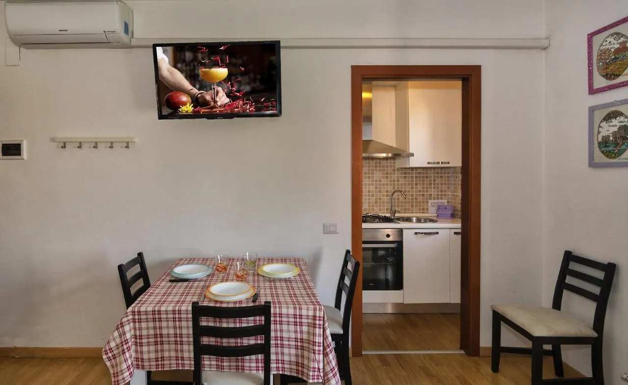 Appartamenti Velez Pisa Apartman