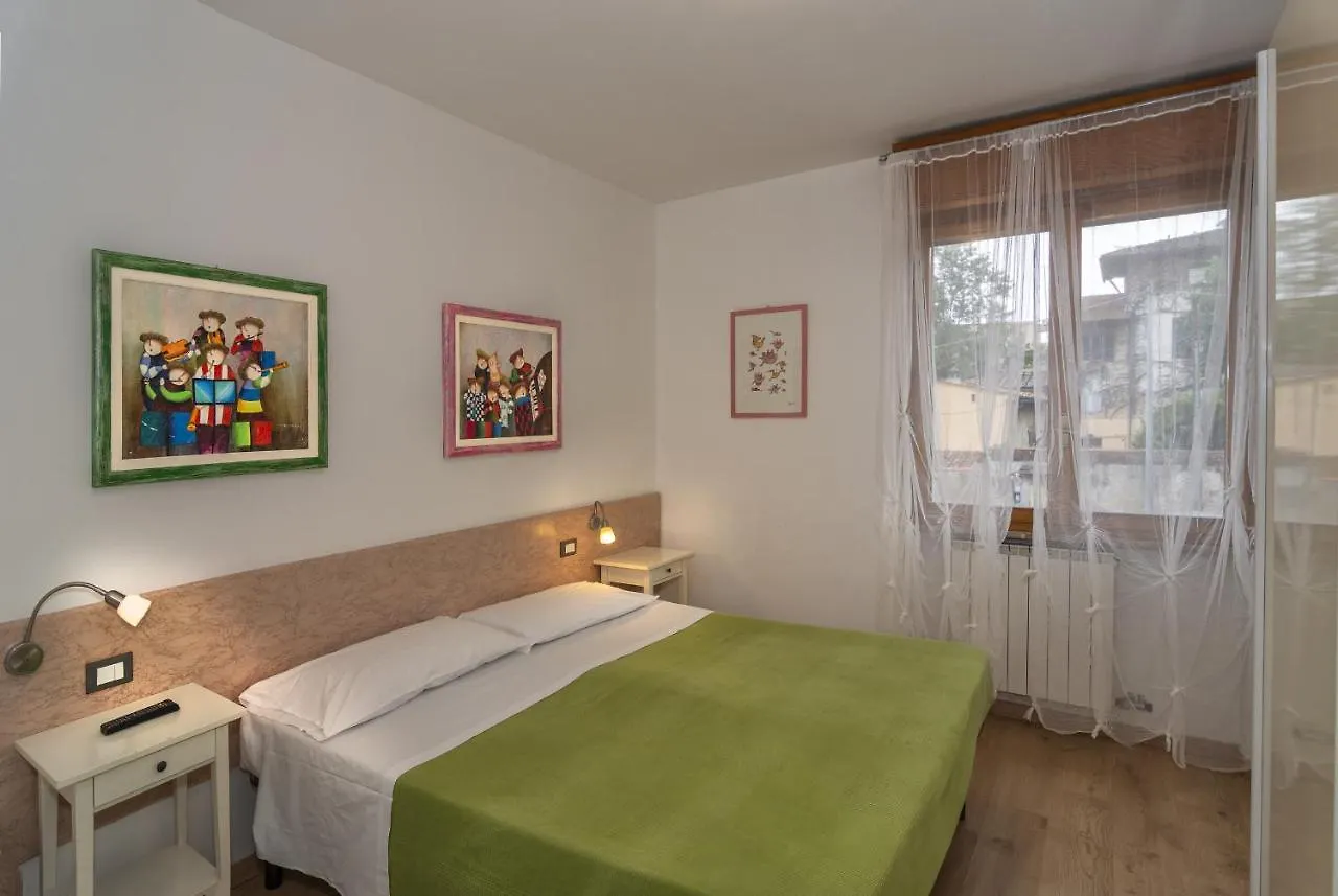 Appartamenti Velez Pisa Apartman