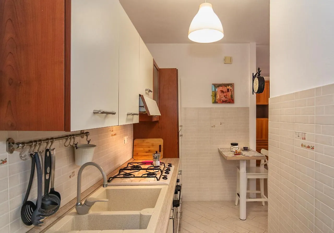 Appartamenti Velez Pisa Apartman